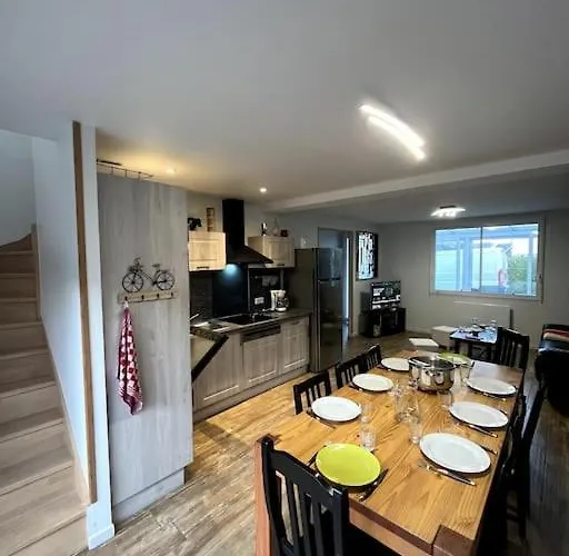 Equipe 1 A 8 Personnes Modulable Lire Villa Montfarville