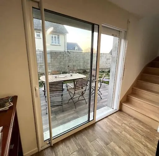 Equipe 1 A 8 Personnes Modulable Lire Villa Montfarville